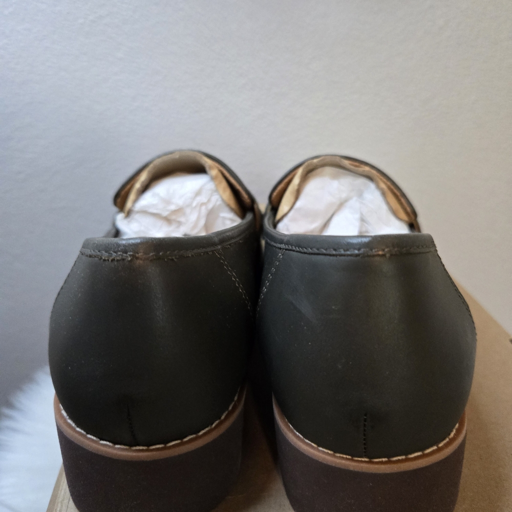 Vionic Cheryl II Women's Dark Olive Green Loafers - New In Box - Ret $135 - Picture 7 of 12
